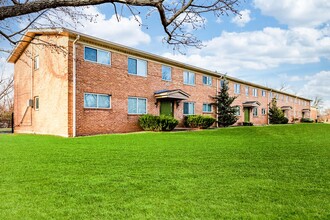 Lookaway Heights Apartments in St. Louis, MO - Building Photo - Building Photo