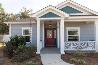 69 Carousel Cir in Crawfordville, FL - Building Photo - Building Photo