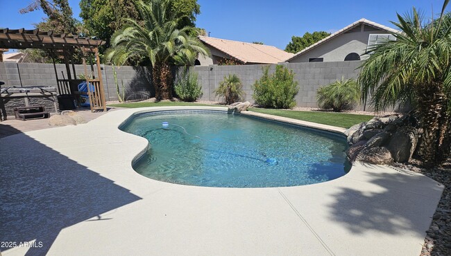 property at 1044 W Heather Ave