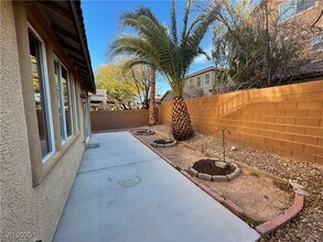 7965 Limestone Arch Ave in Las Vegas, NV - Foto de edificio - Building Photo