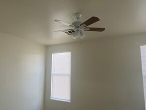 4972 Droubay Dr in Las Vegas, NV - Building Photo - Building Photo