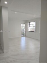 6424 Collins Ave in Miami, FL - Building Photo - Building Photo
