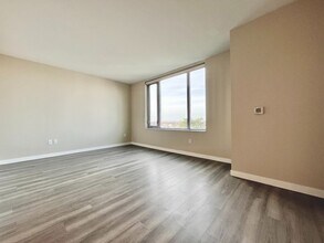 1524 Sheepshead Bay Rd in Brooklyn, NY - Foto de edificio - Building Photo