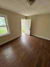 102 White Ave in Hogansville, GA - Building Photo - Building Photo