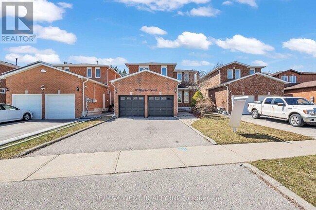 92 Ridgefield Crescent in Vaughan, ON - Building Photo - Building Photo