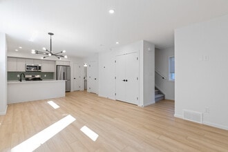 11440-11487 87 St NW in Edmonton, AB - Building Photo - Building Photo