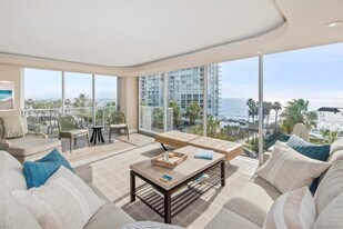1810 Avenida Del Mundo in Coronado, CA - Building Photo