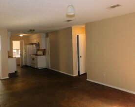 811 Ramble Ln in Austin, TX - Building Photo - Building Photo