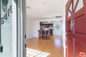 5416 Colfax Ave in Los Angeles, CA - Building Photo - Building Photo