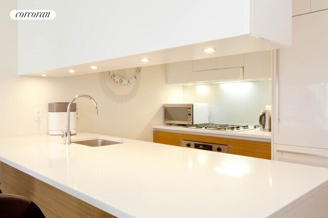 555 W 59th St in New York, NY - Building Photo - Building Photo