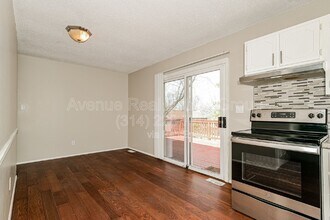 2203 McKelvey Rd in Maryland Heights, MO - Building Photo - Building Photo