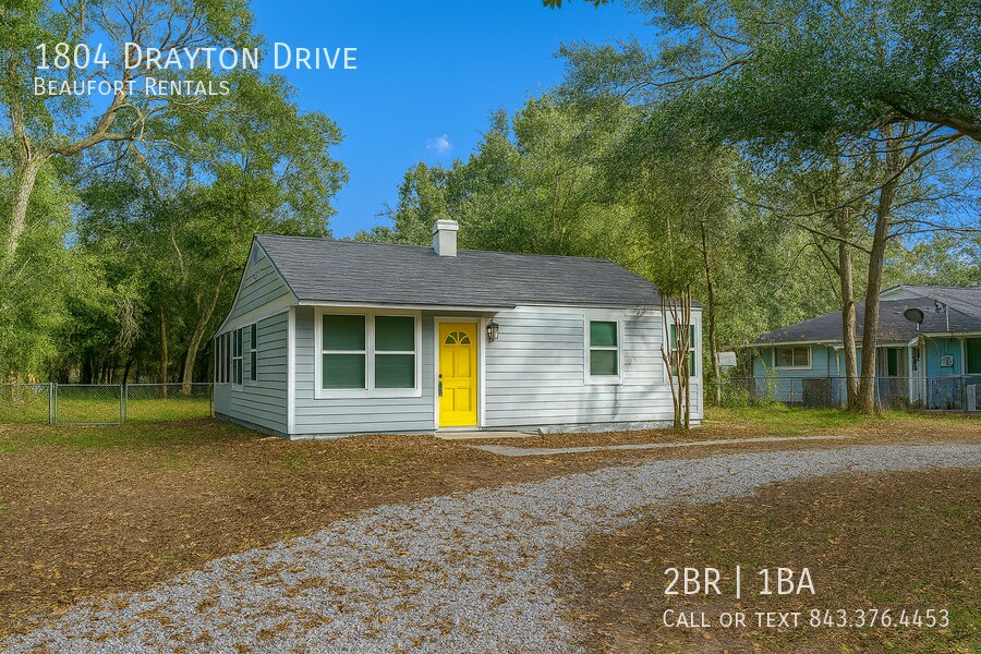 1804 Drayton Dr in Port Royal, SC - Building Photo