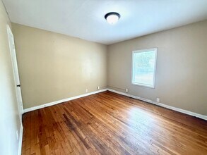 327 Ash St NW in Ardmore, OK - Building Photo - Building Photo
