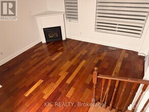 8 Ventura Ln in Ajax, ON - Building Photo - Building Photo