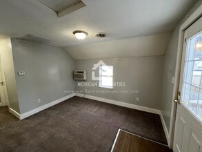 832 E 7th St in Anderson, IN - Foto de edificio - Building Photo