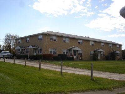 2108 Ashland St in Louisville, OH - Building Photo