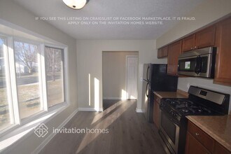 801 Mccallum Dr in New Brighton, MN - Foto de edificio - Building Photo