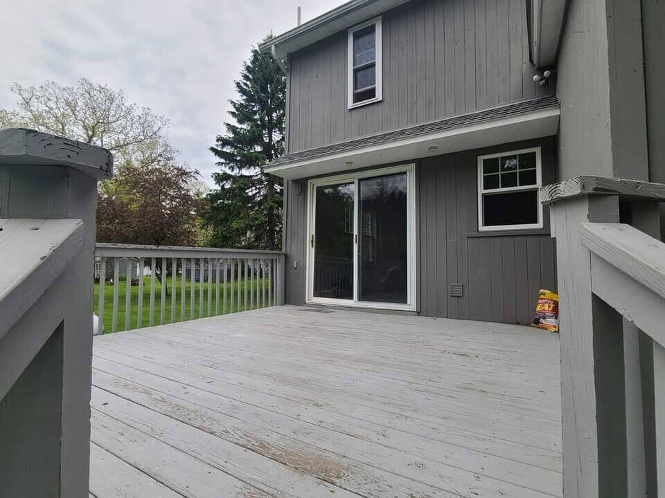 5 Beaver Brook Rd, Unit Lower in Yulan, NY - Building Photo