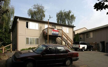 Cathedral View Condominiums in Portland, OR - Foto de edificio - Building Photo