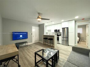 7901 SW 64th Ave in South Miami, FL - Building Photo - Building Photo