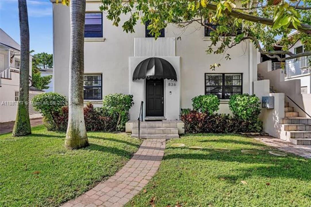 836 W 40th St in Miami Beach, FL - Building Photo