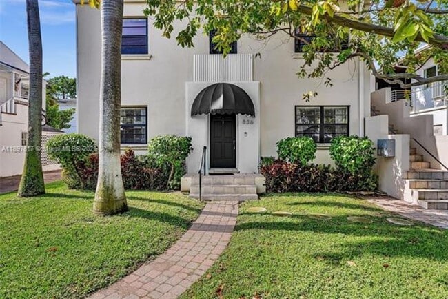 property at 836 W 40th St