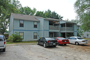 7116 Pearson Rd Apartments