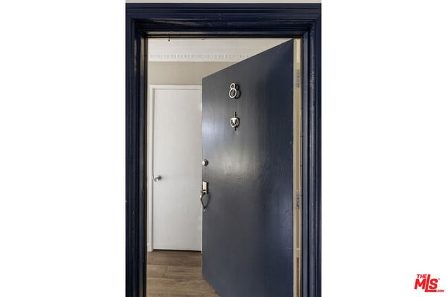 925 N Curson Ave in West Hollywood, CA - Building Photo - Building Photo