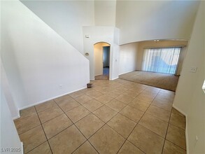 1021 Miradero Ln in Las Vegas, NV - Building Photo - Building Photo