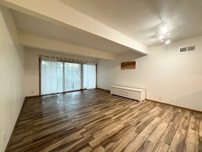 5636 S 27th St, Unit 5 in Milwaukee, WI - Foto de edificio - Building Photo