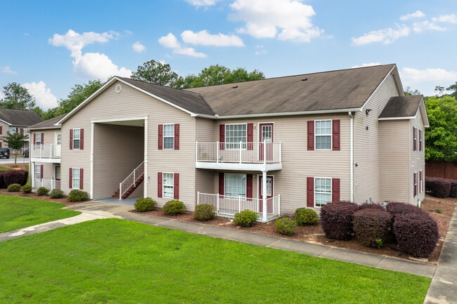 Village Square in Barnesville, GA - Foto de edificio - Building Photo