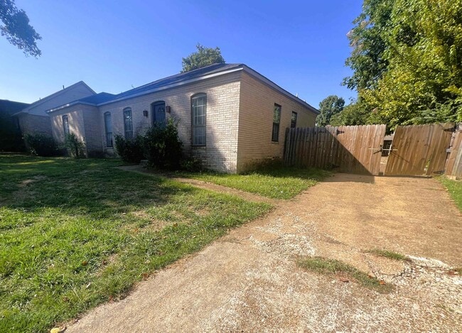 5300 Steuben Dr in Memphis, TN - Building Photo - Building Photo
