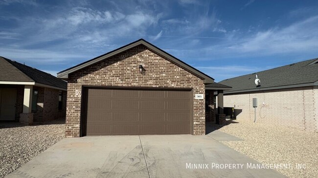 305 E 80th St in Lubbock, TX - Foto de edificio - Building Photo