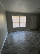 5140 Highpoint Rd in Union City, GA - Building Photo - Building Photo