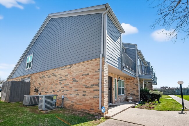 1710 Good Day Dr in Missouri City, TX - Building Photo - Building Photo