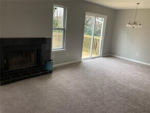 925 Mill Stone Dr in Marietta, GA - Building Photo - Building Photo