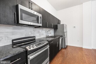 2321 Fitzwater St in Philadelphia, PA - Building Photo - Building Photo