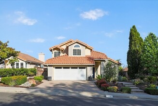 2138 Singingwood Pl in Escondido, CA - Building Photo - Building Photo