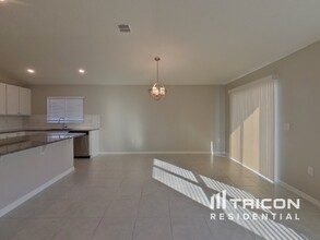 2415 Biscotto Cir in Davenport, FL - Building Photo - Building Photo