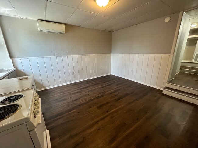 property at 2224 Arlington Ave