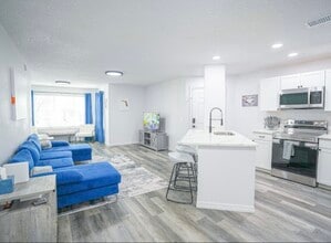 4528 Commander Dr, Unit 2008 in Orlando, FL - Building Photo - Building Photo