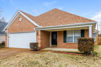 7296 Amberly Way Dr in Cordova, TN - Building Photo - Building Photo