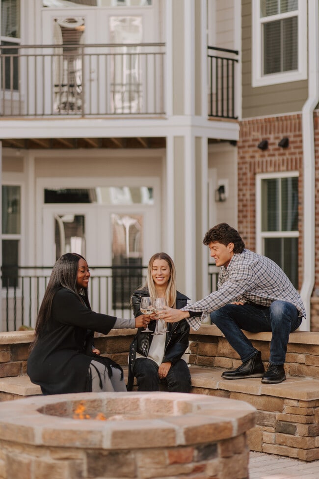 Hawthorne at Traditions in Wake Forest, NC - Foto de edificio - Building Photo