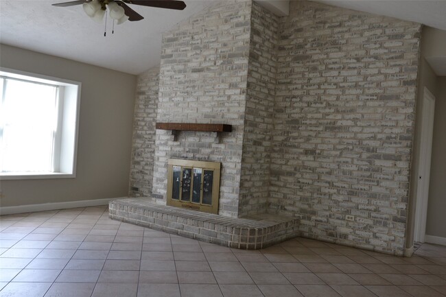 10538 Long River Dr in Sugar Land, TX - Building Photo - Building Photo