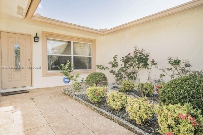 9604 NW 49th St in Sunrise, FL - Building Photo - Building Photo