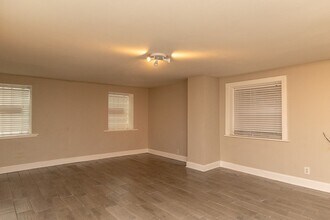 1052 N Oakley Blvd, Unit G in Chicago, IL - Building Photo - Building Photo