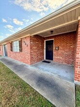 237 Nederland Ave in Nederland, TX - Building Photo - Building Photo