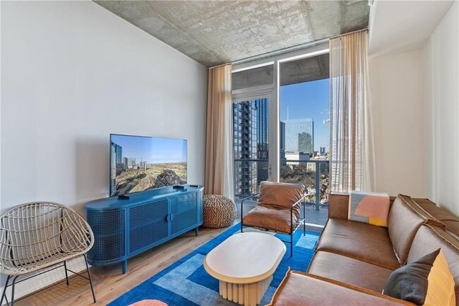 48 East Ave in Austin, TX - Foto de edificio - Building Photo