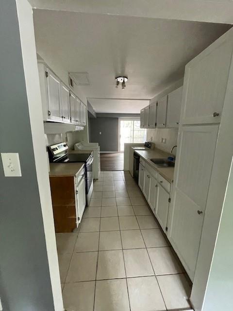 56 Wooded Ct in Calverton, NY - Building Photo - Building Photo