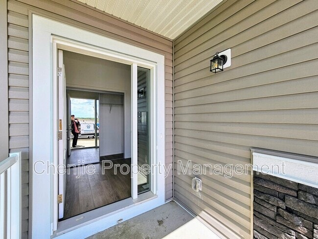 20960-20919 19 Ave NW in Edmonton, AB - Building Photo - Building Photo